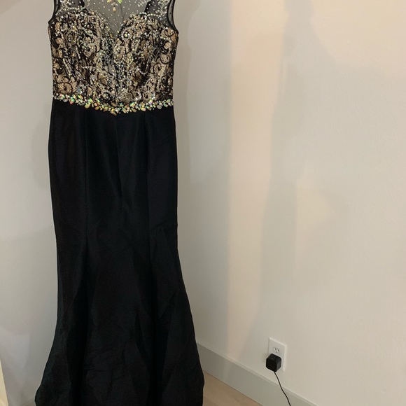 Dress - Picture 2 of 13